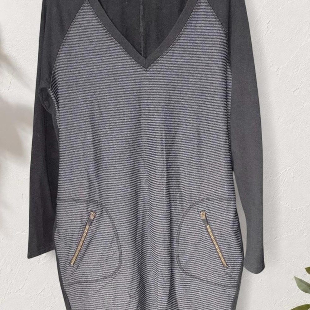 Athleta Gray Black Striped Long Sleeve Dress Zipper Pockets Athleisure Size L